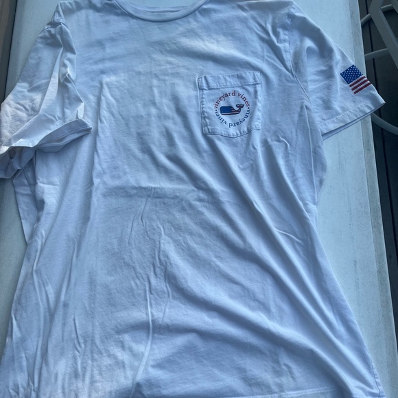 white shirt sleeve vineyard vines fourth of july tee - Picture 2 of 3